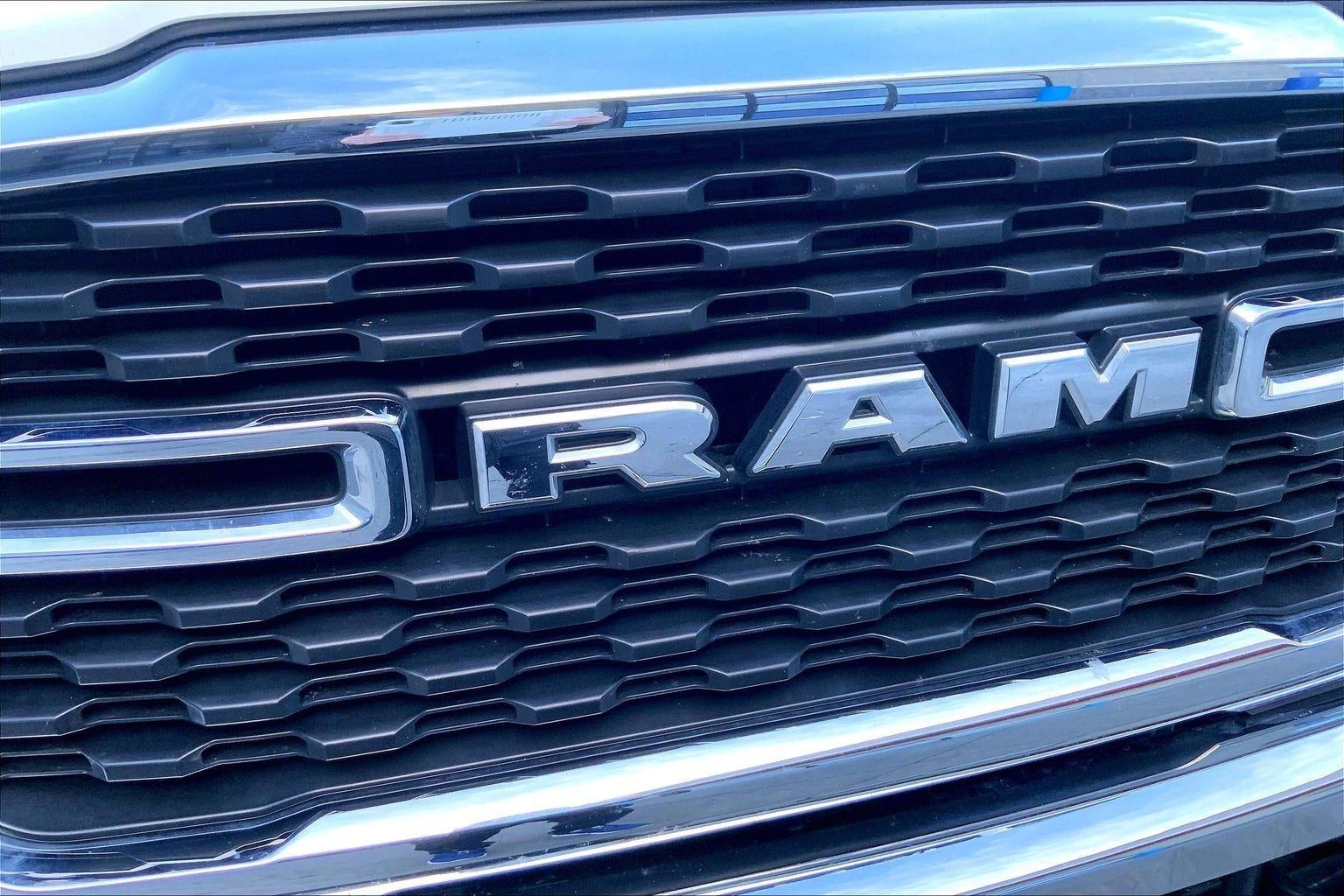 2024 RAM 3500 Big Horn Crew Cab 4x4 8' Box