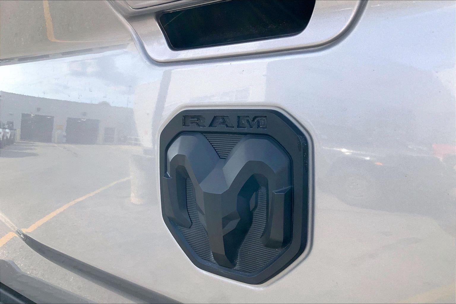 2022 RAM 3500 Big Horn Crew Cab 4x4 8' Box