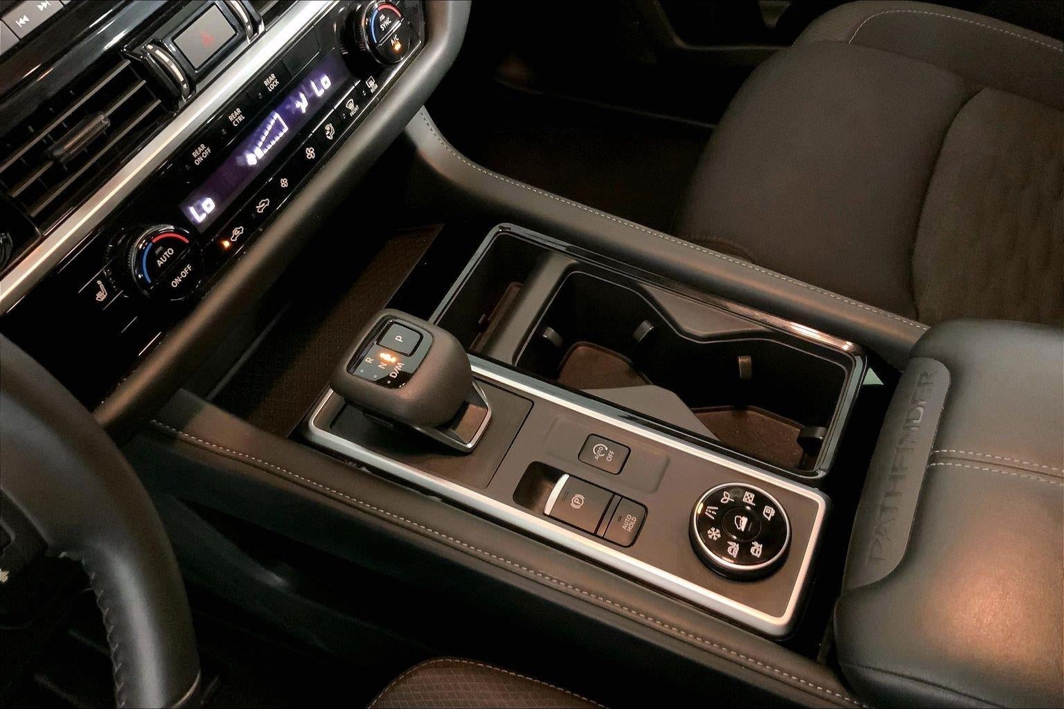 2025 Nissan Pathfinder SV 4WD