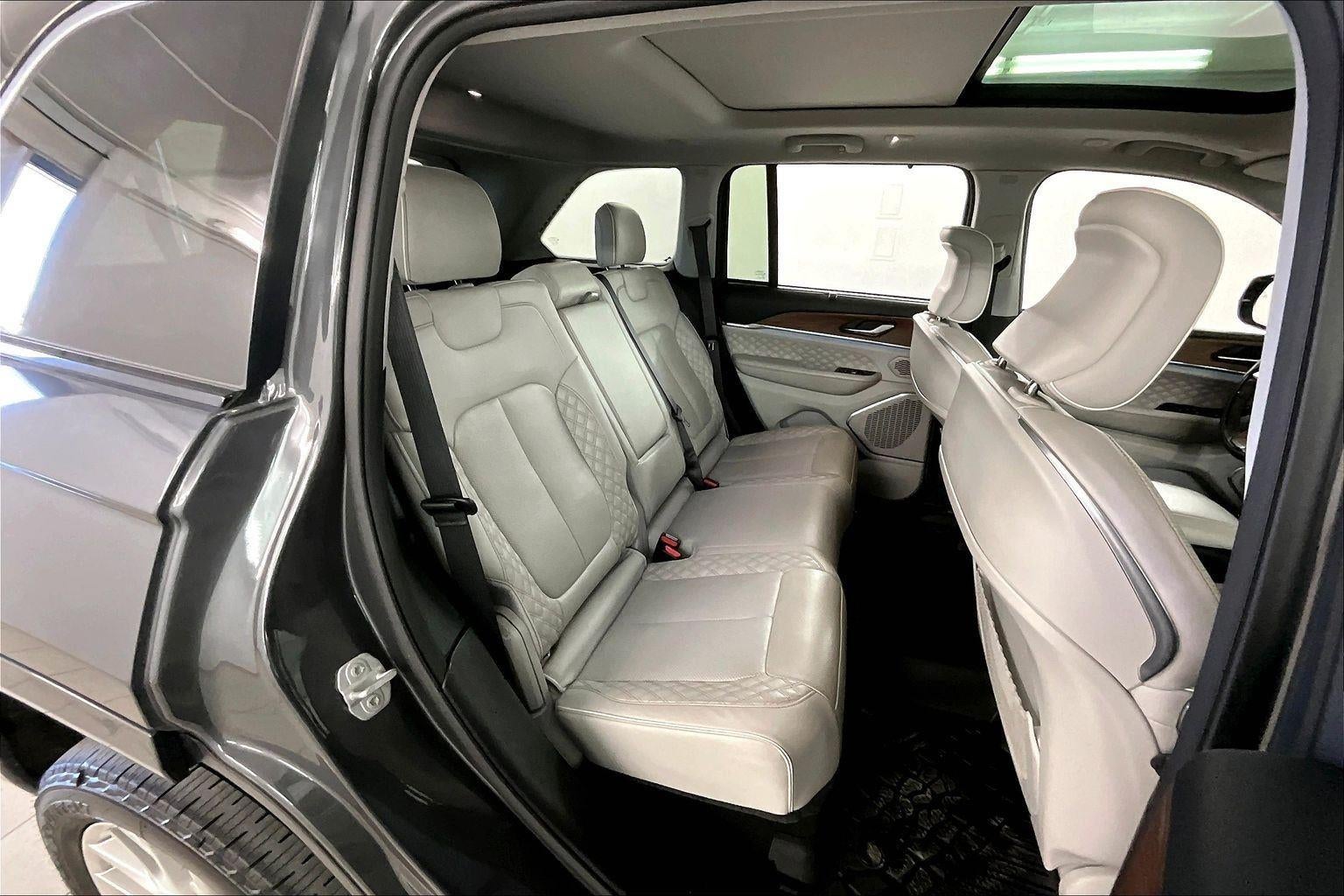 2022 Jeep Grand Cherokee Summit