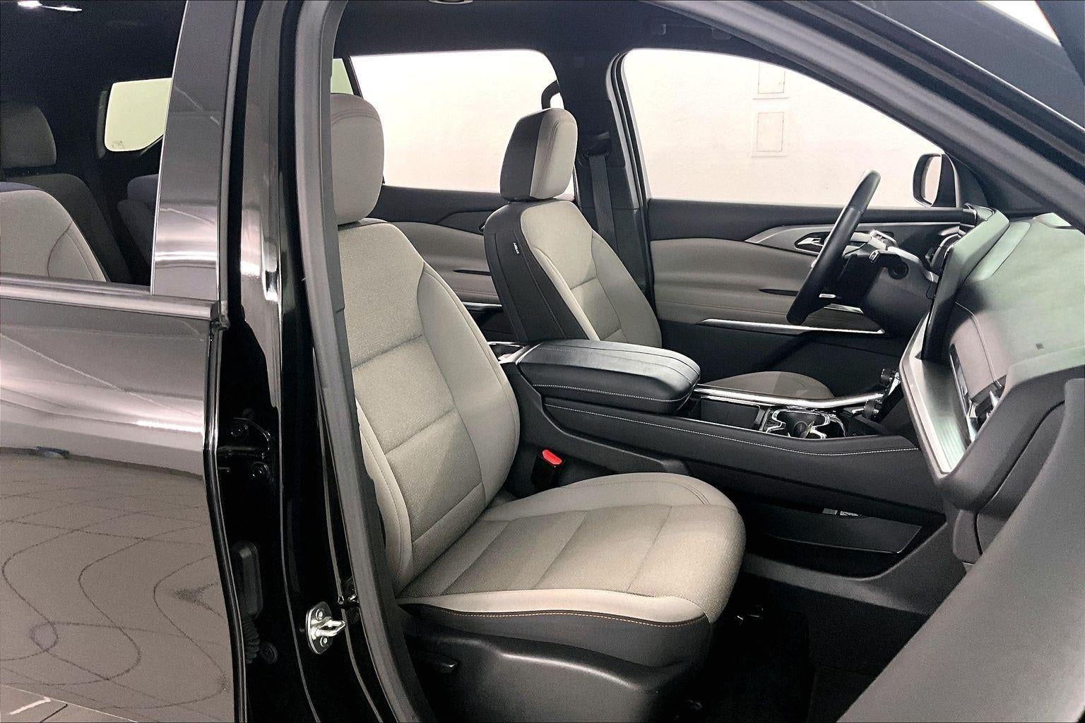 2025 Chevrolet Traverse FWD LT