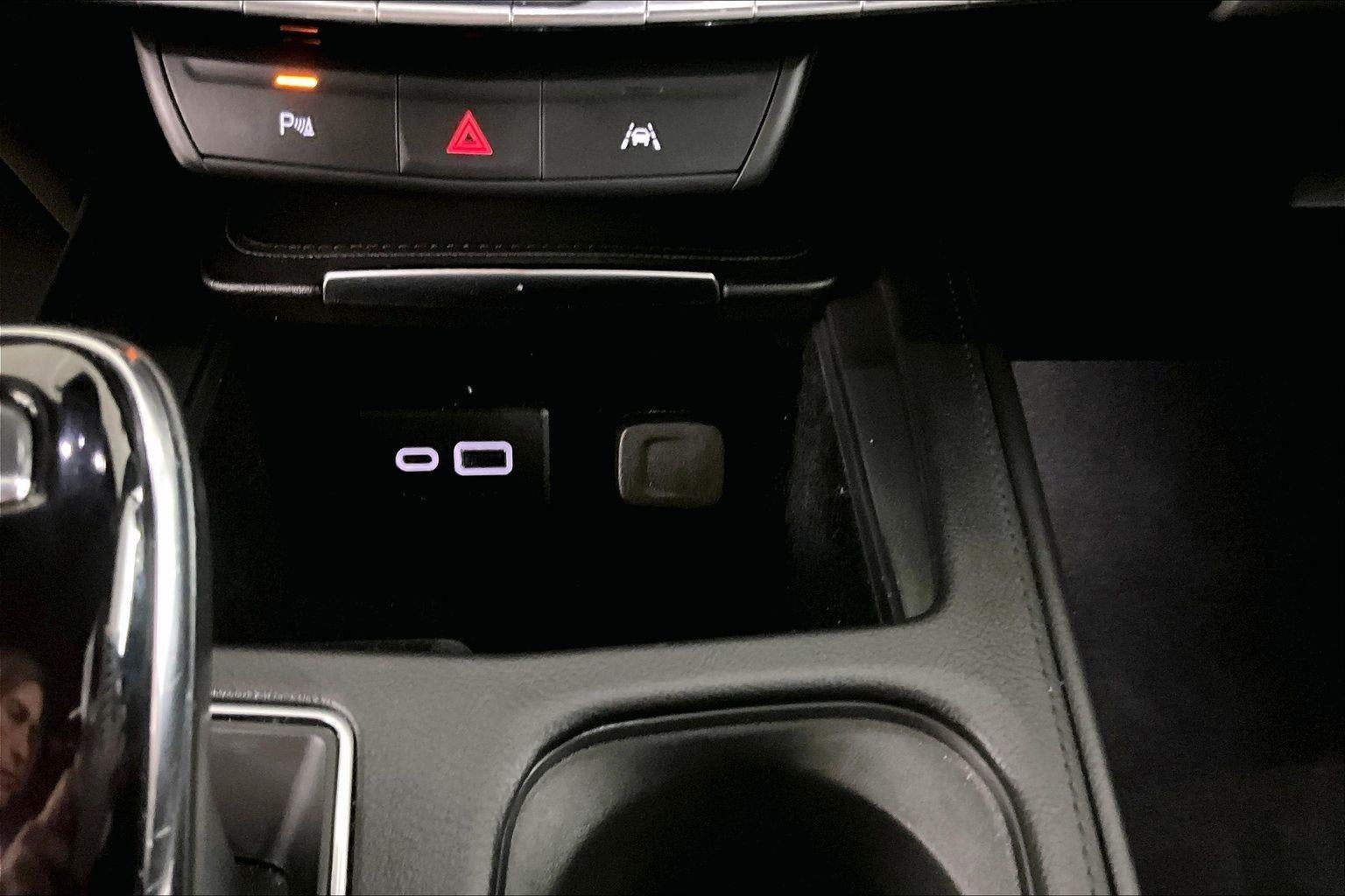 2024 Cadillac XT4 AWD Premium Luxury