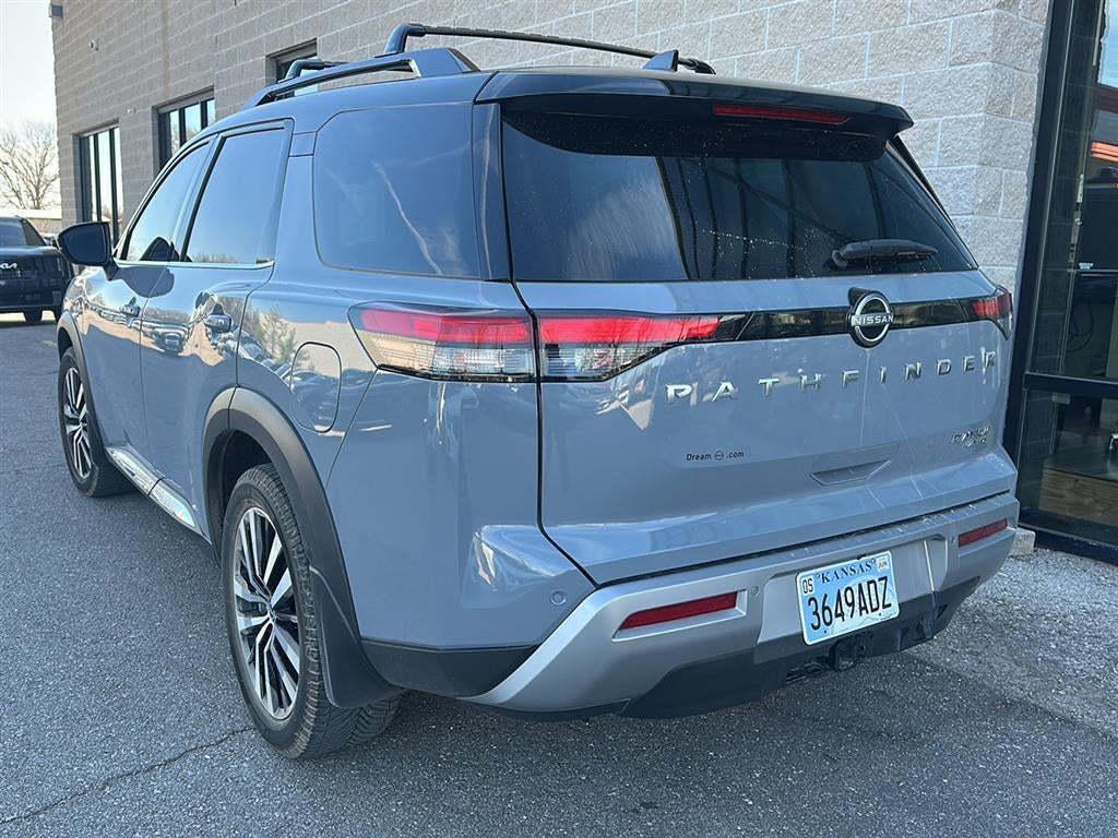 2024 Nissan Pathfinder Platinum