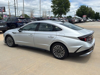 2025 Hyundai SONATA HYBRID SEL