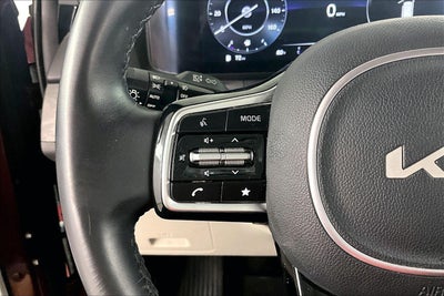 2023 Kia Carnival SX