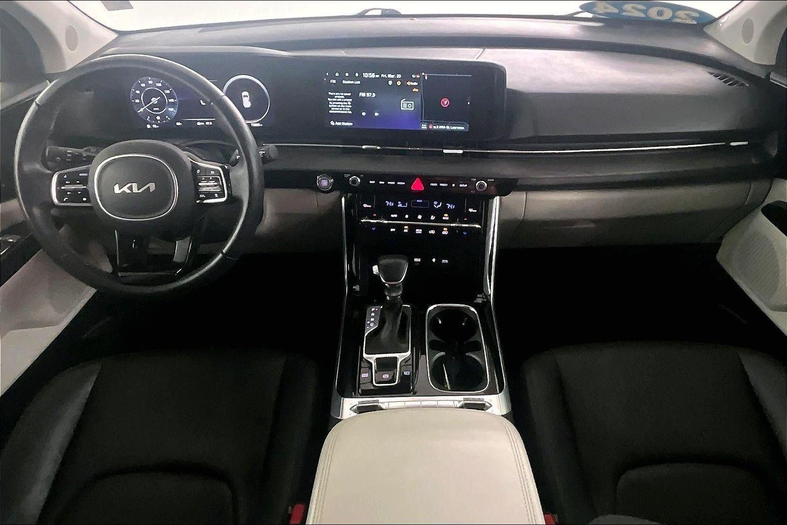 2023 Kia Carnival SX